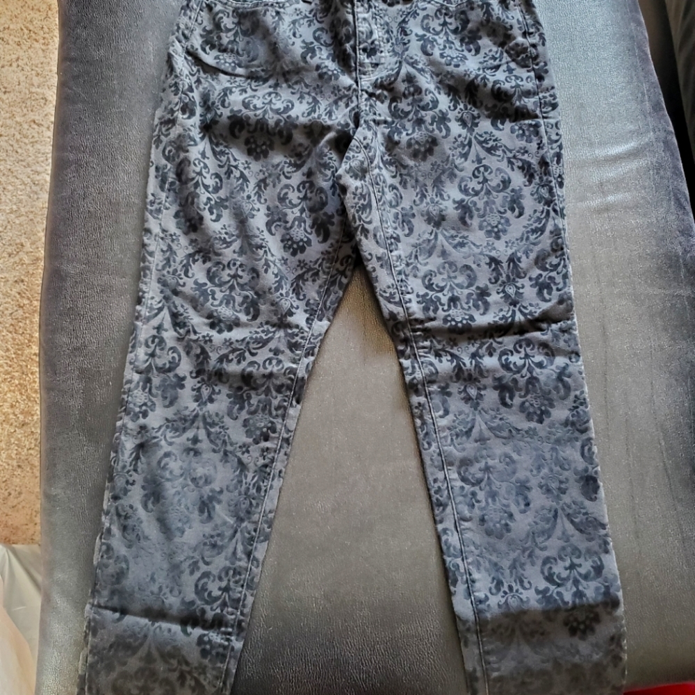 Chaps jeans with pattern